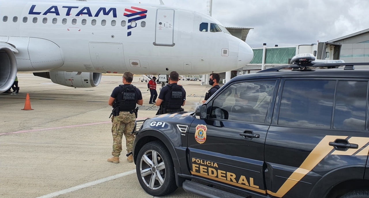 Condenado por roubo, homem é preso ao desembarcar no aeroporto Aluízio Alves