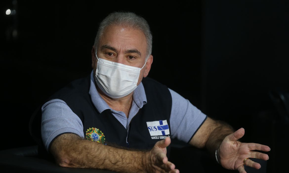 Decisão por vacinação infantil contra Covid passará por consulta e audiência, diz ministro