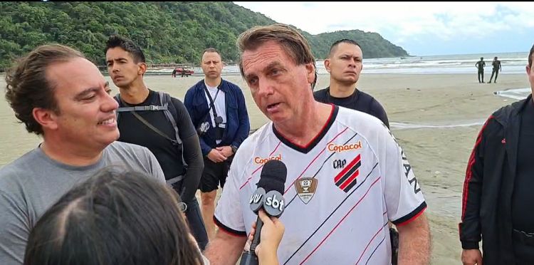 “Se depender de mim, é o pai que decide”, disse Bolsonaro sobre vacinação infantil