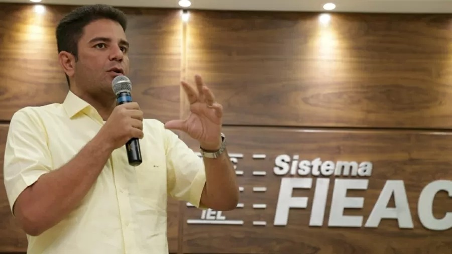 Chefe de gabinete de governador é presa pela Polícia Federal