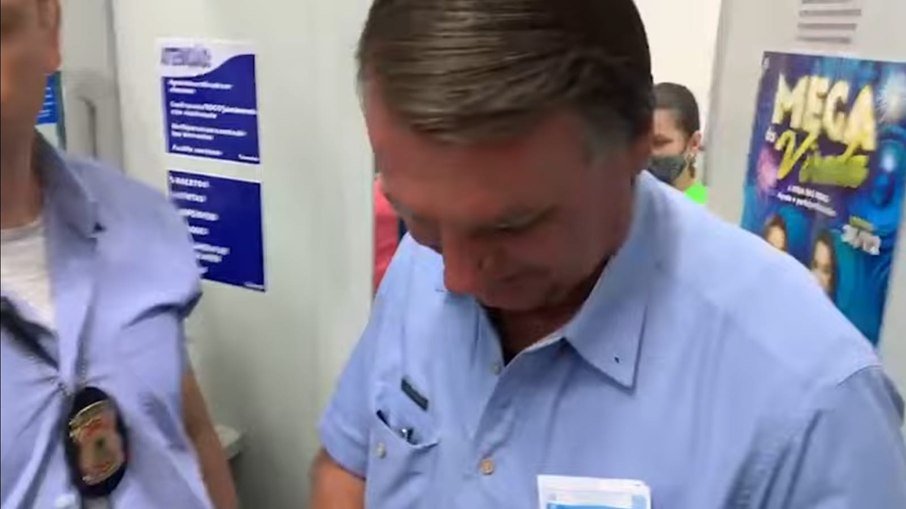 Bolsonaro aposta na Mega da Virada; prêmio deve ser de R$ 350 milhões