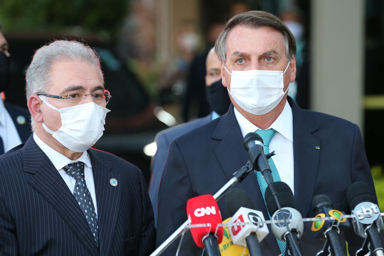 Parlamentares apresentam notícia-crime contra Bolsonaro e Queiroga