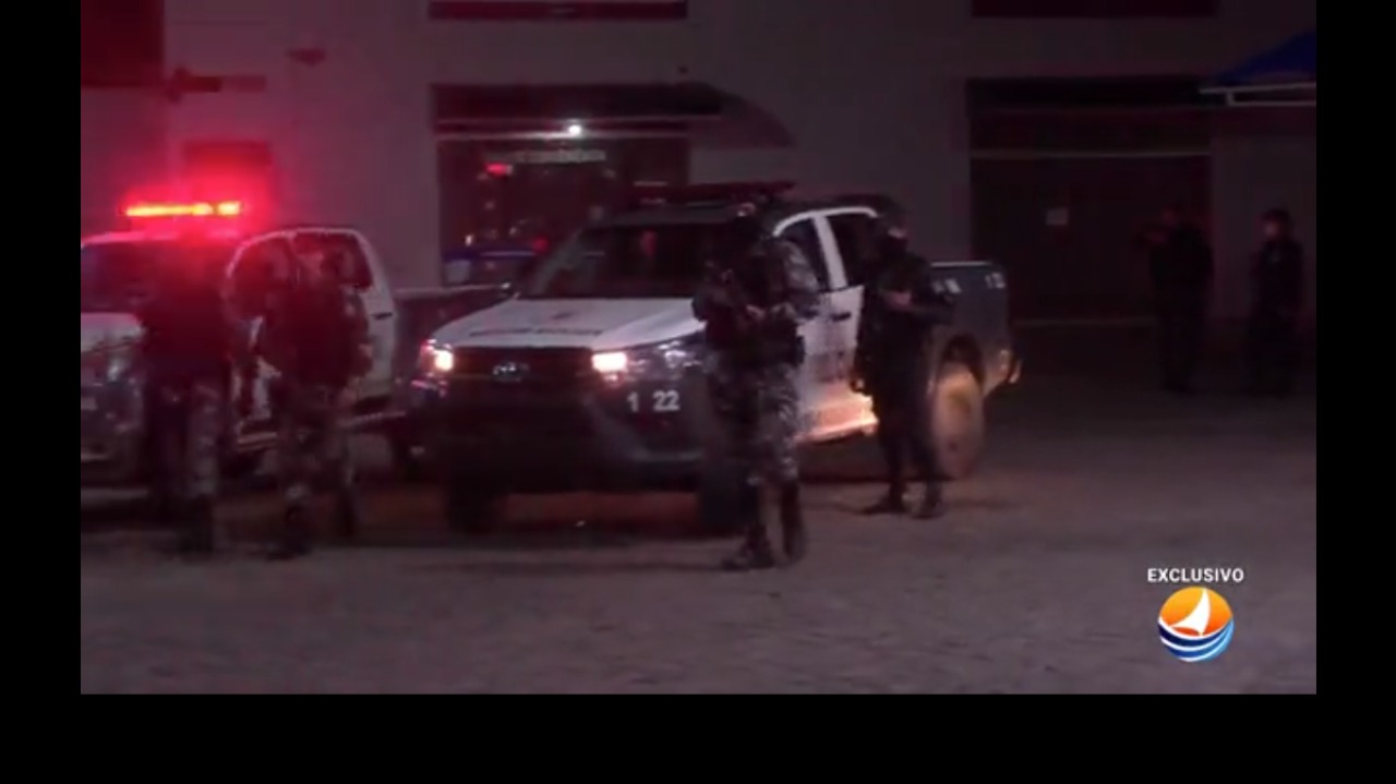 Em madrugada de terror, bandidos explodem cofre de posto e invadem fábrica na Grande Natal