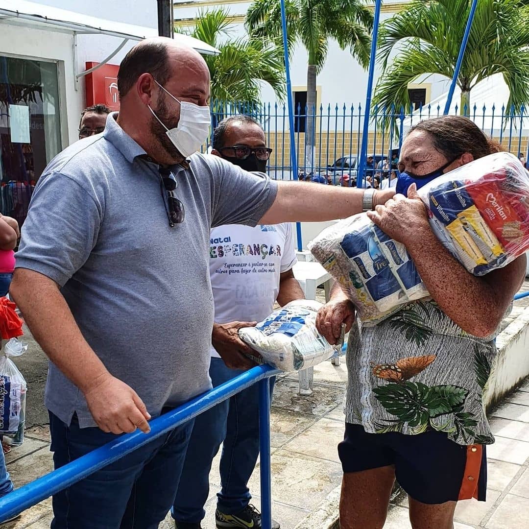 Prefeitura de Canguaretama distribui 5 mil cestas básicas no Natal