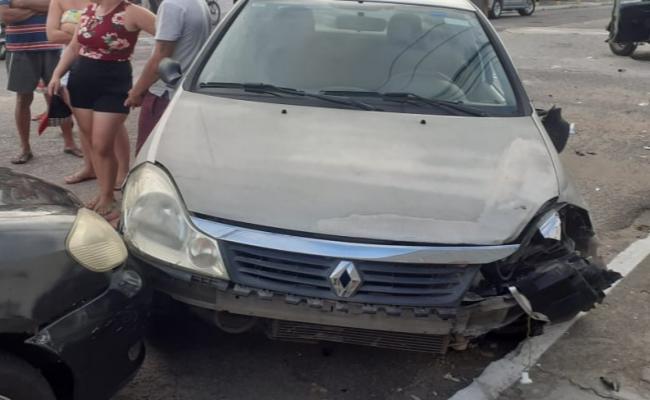 VÍDEO: Homem perde controle de carro e bate em outros dois veículos em Natal; assista