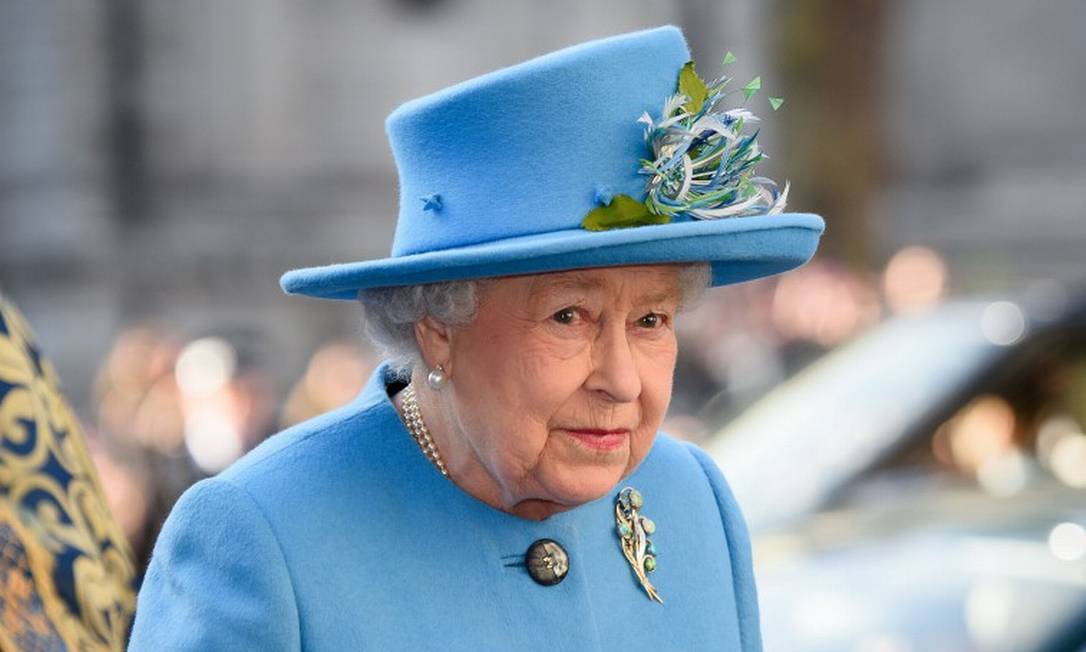 Homem armado é preso ao tentar invadir castelo da rainha da Inglaterra