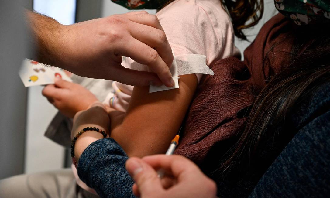 Ministério da Saúde diz que vacinação de crianças pode começar em janeiro