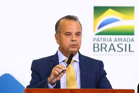 VÍDEO: "Se Bolsonaro descobrir a cura do câncer, será criticado", diz ministro Rogério Marinho