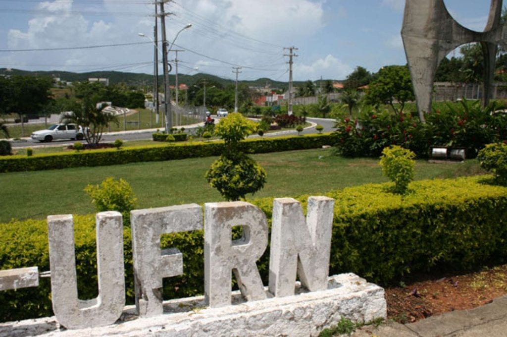 MEC proíbe instituições federais de cobrarem vacina para volta às aulas, como fez a UFRN