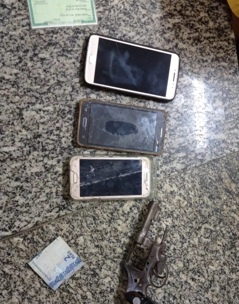 Homem morre e adolescente é apreendido após troca de tiros com a PM em Mossoró
