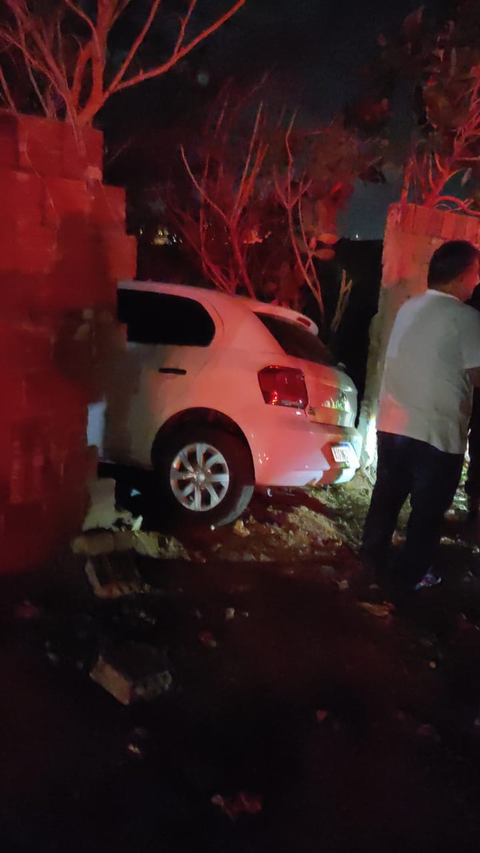Mulheres batem o carro em fuga após assalto à família no RN