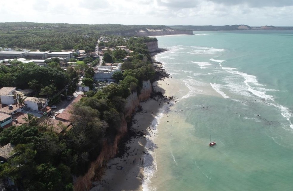 Prefeitura de Tibau do Sul cancela Carnaval 2022 e praia da Pipa não poderá ter festas de rua