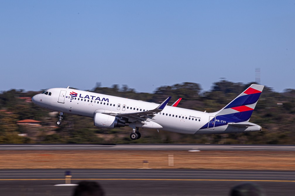 Companhia aérea cancela mais de 40 voos por conta da Covid e Influenza