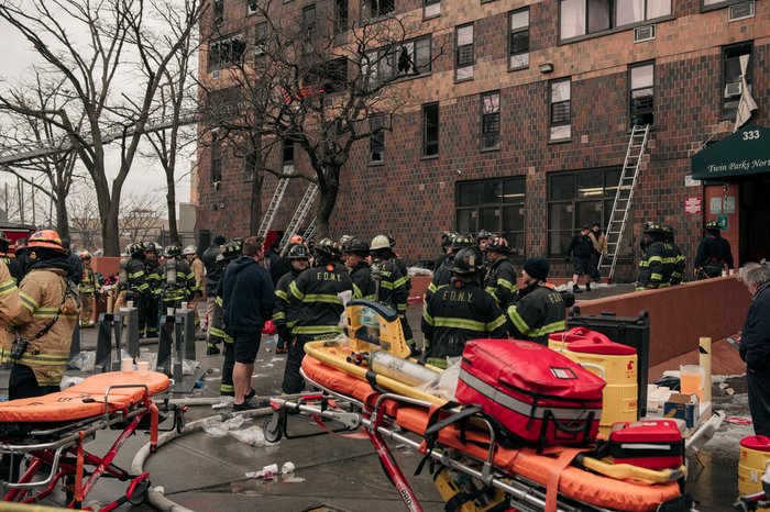 Incêndio mata 19 pessoas em Nova York