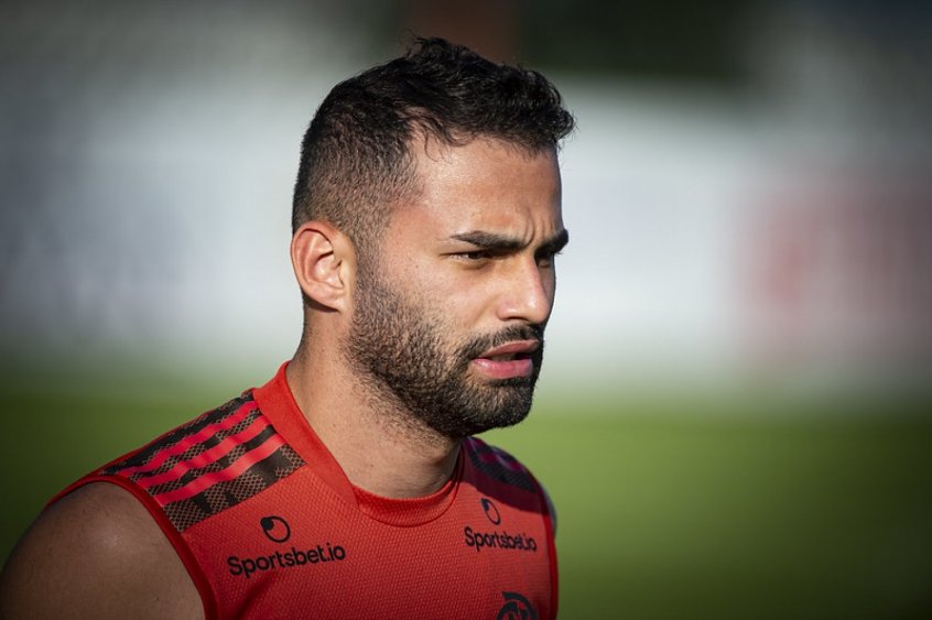 Flamengo anuncia compra de jogador