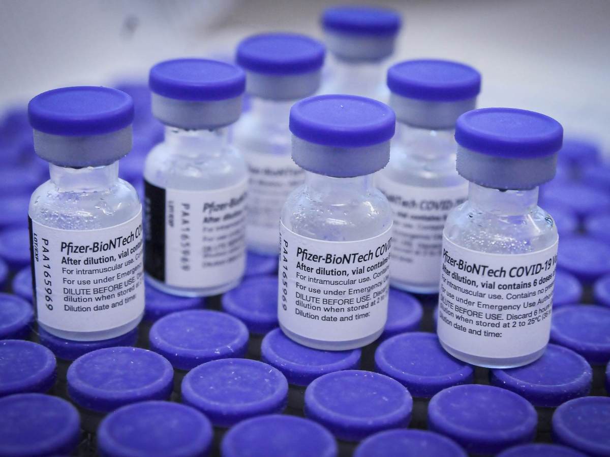 Pfizer derruba vídeo em que CEO cita eficácia limitada de vacina