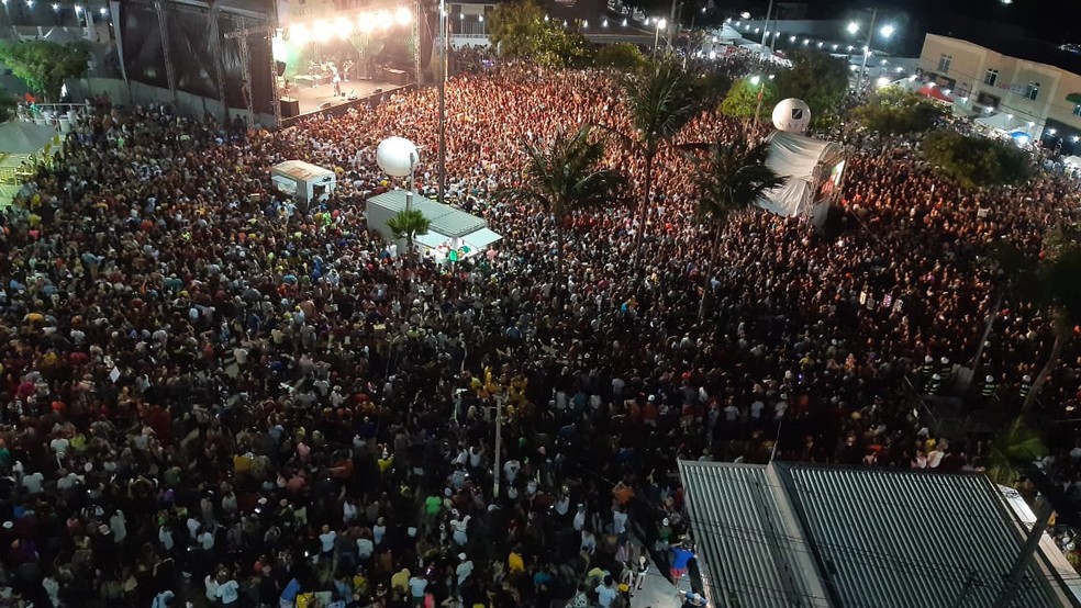 Álvaro Dias confirma cancelamento do Carnaval 2022; Festas privadas ainda serão analisadas