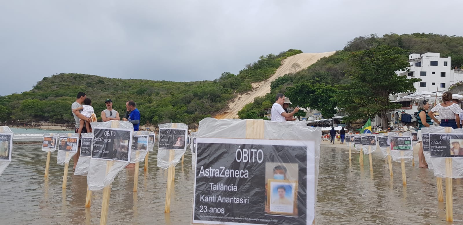 Manifestantes protestam contra passaporte vacinal e obrigatoriedade da vacina em Natal
