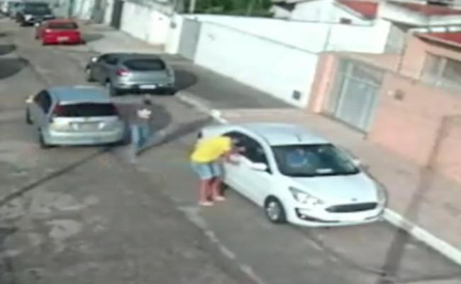 [VIDEO] Casal passa momentos de terror durante assalto em Natal; assista