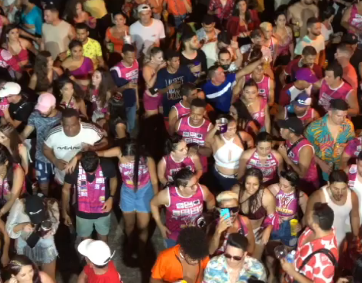 Uma multidão participa de Micareta no interior do RN