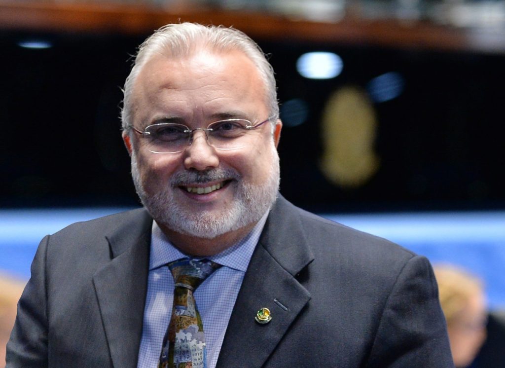 Portal diz que senador do RN foi escolhido relator para atrasar e dar parecer contrário a projeto dos combustíveis