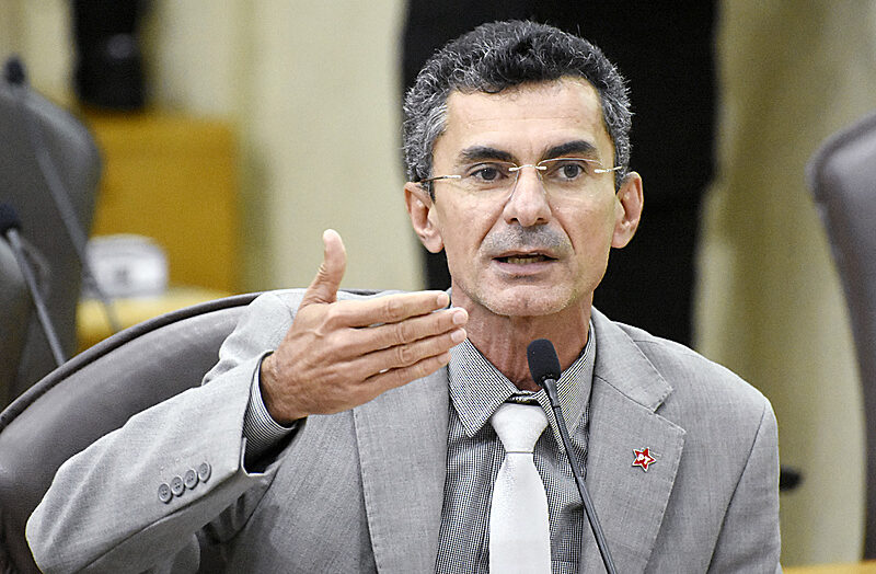 Deputado do PT faz festa no mesmo dia que é publicado decreto de restrições contra Covid
