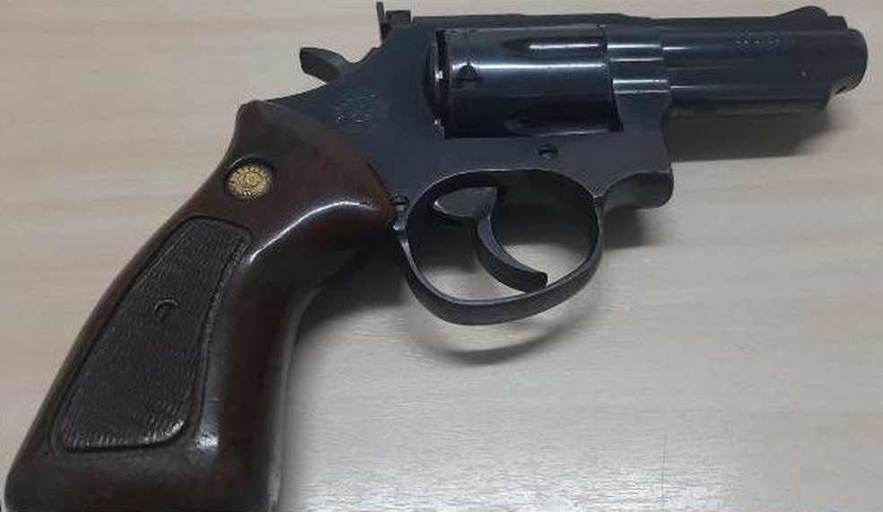 Polícia prende suspeitos de tráfico de drogas durante operação em Natal