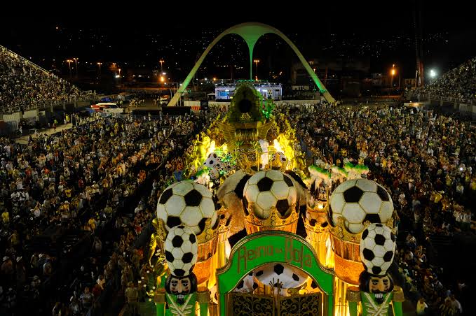 Rio e São Paulo adiam desfile de carnaval para abril