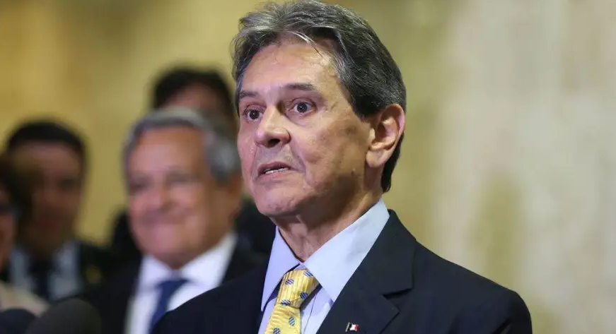 Alexandre de Moraes autoriza prisão domiciliar de Roberto Jefferson