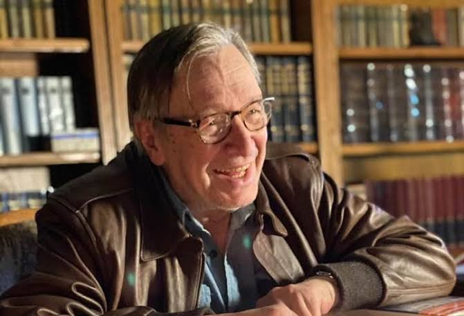 Professor da Uern comemora morte de Olavo de Carvalho nas redes sociais