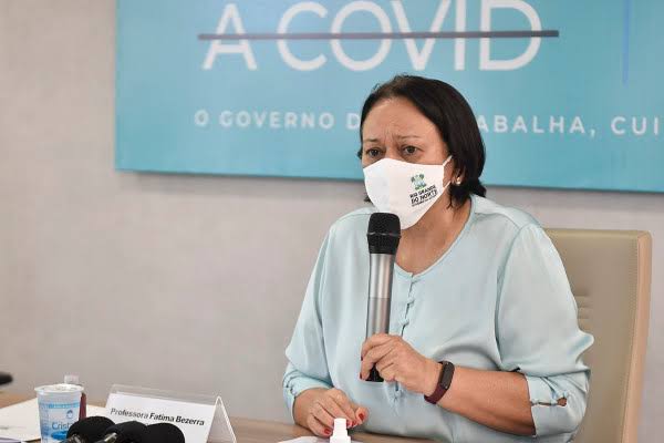 Após Prefeitura liberar, Governo Fátima reafirma que passaporte vacinal é obrigatório no RN