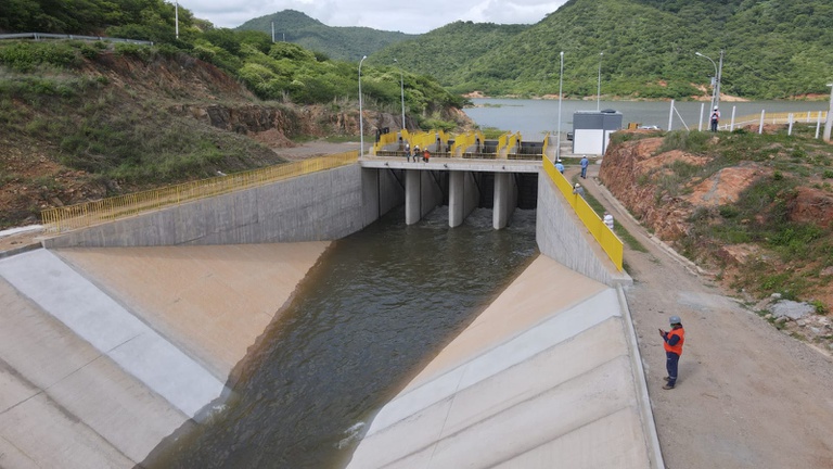 Transposição perto do fim: águas do São Francisco já abastecem Rio Piranhas Açu rumo ao RN