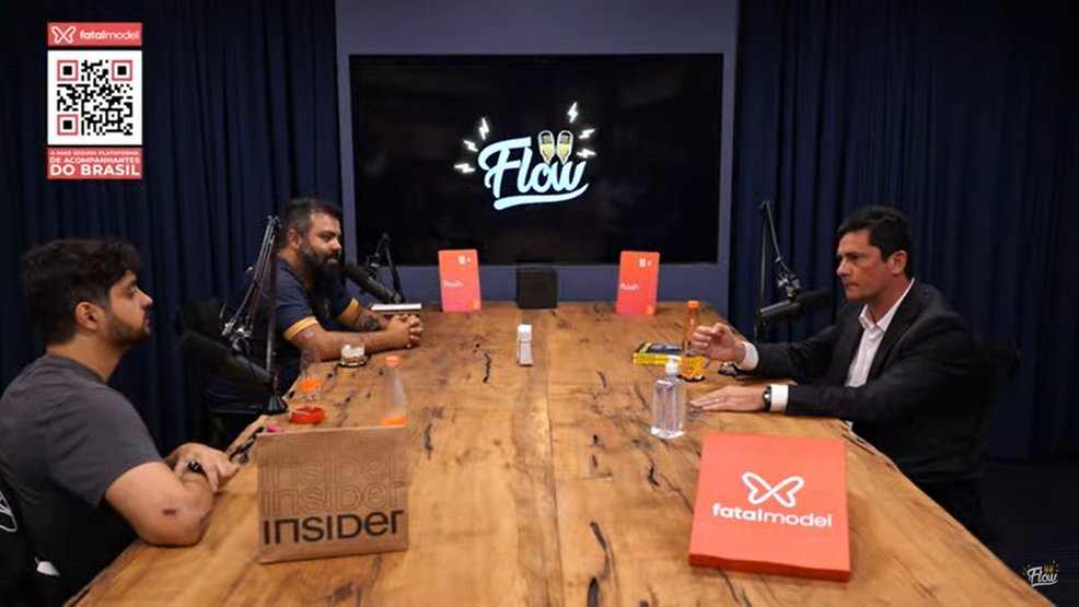 Moro participa de podcast que é patrocinado por serviço de acompanhantes