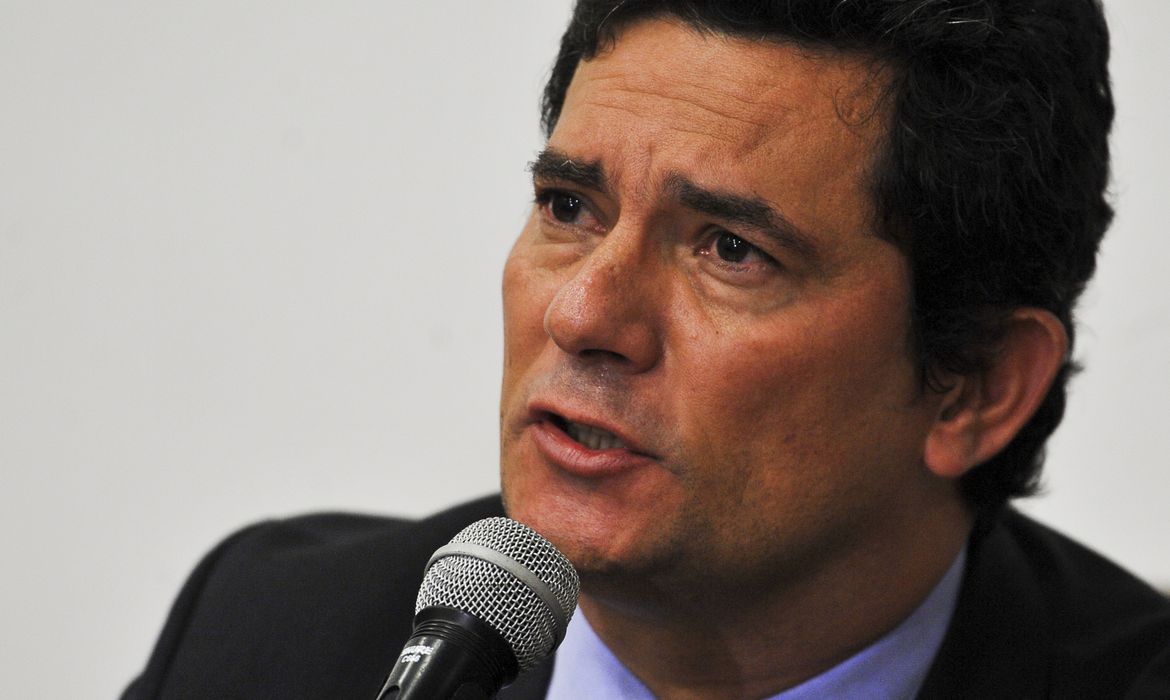 Desempenho de Moro em pesquisas ameaça causar debandada no Podemos