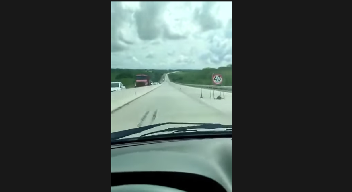 (VÍDEO) Cidadão celebra liberação da Reta Tabajara e detona PT: "Quando não se rouba faz"