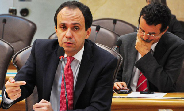 Ex-vice-governador chama secretário de Fátima de "capataz", que rebate: "descompensado"