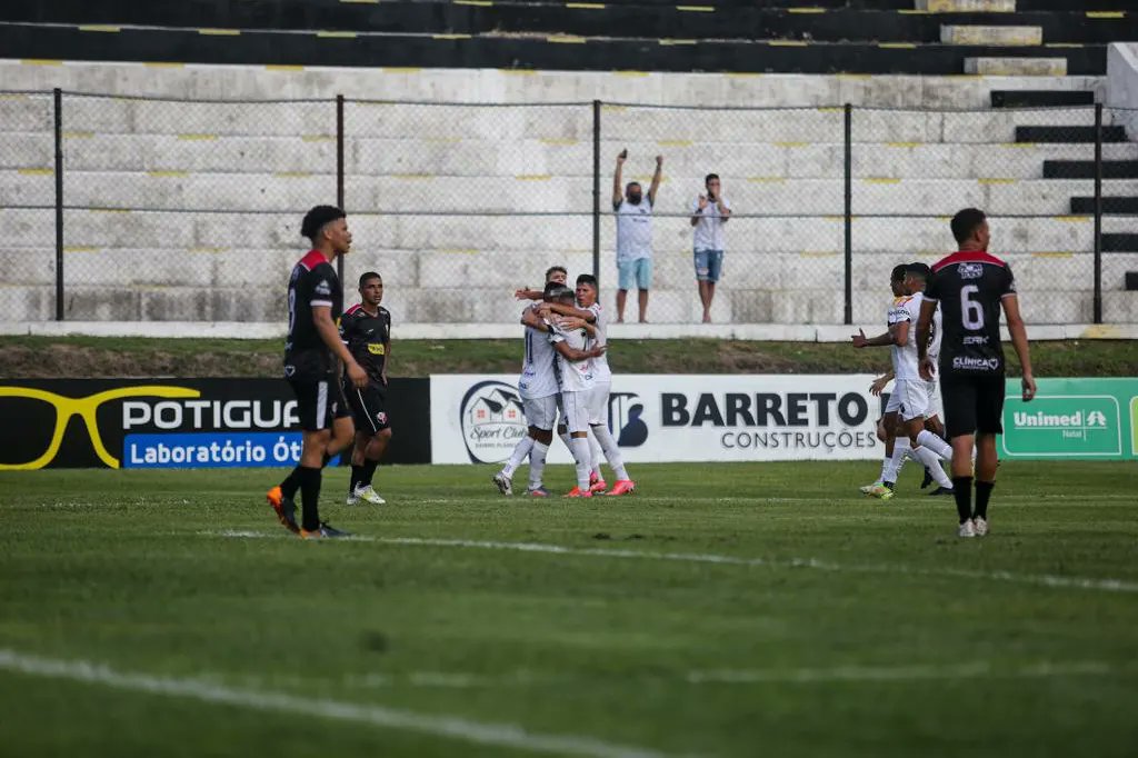 ABC vence Santa Cruz e retoma liderança do turno; confira os gols