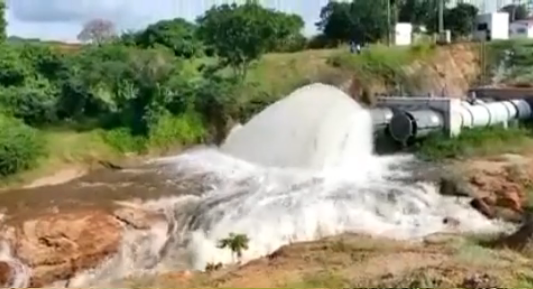 Válvulas da última barragem antes do RN são abertas; águas do São Francisco estão chegando ao Estado