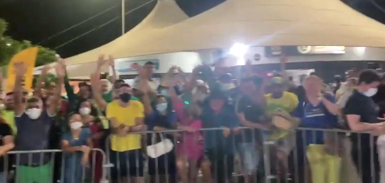 VÍDEO: Multidão ocupa arredores da Praça de Alimentação em Caicó para encontrar Bolsonaro
