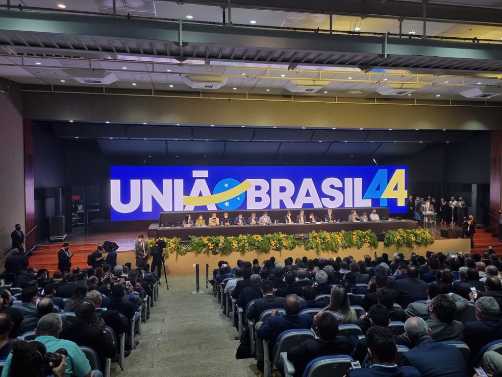 TSE aprova criação do partido União Brasil, fusão entre DEM e PSL