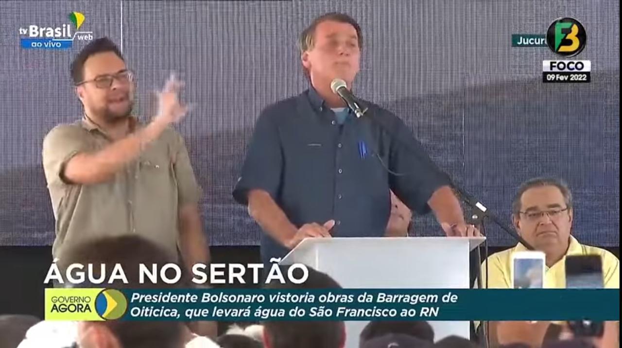 [VÍDEO] Bolsonaro: Fátima atrasa barragem de Oiticica por questões políticas; assista