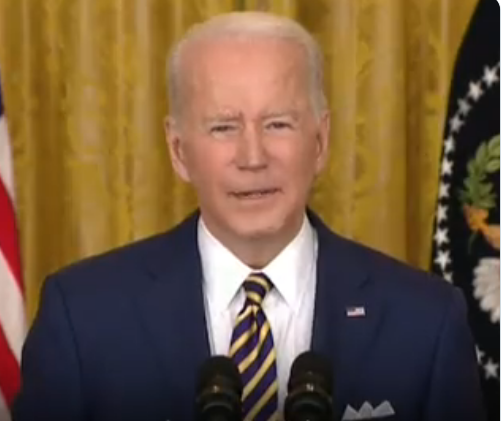 Biden diz que Rússia pode invadir Ucrânia a qualquer momento e pede que americanos deixem país