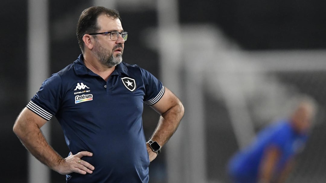 Botafogo demite treinador e já mira substituto; confira