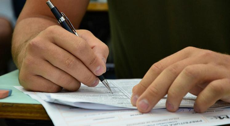 Concursos públicos oferecem 21,9 mil vagas com salários de até R$ 30,4 mil
