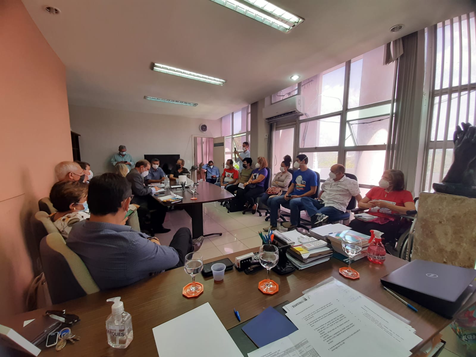 Governo do RN apresenta proposta para pagar reajuste de 33,24% aos professores; saiba como