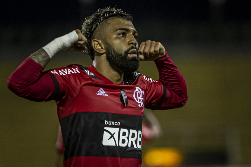 Laudo solicitado pelo Flamengo confirma gritos racistas contra Gabigol no jogo com Fluminense