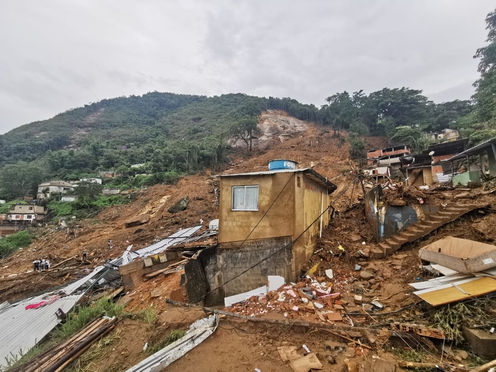 Petrópolis: tragédia já deixa 130 mortos e 218 desaparecidos