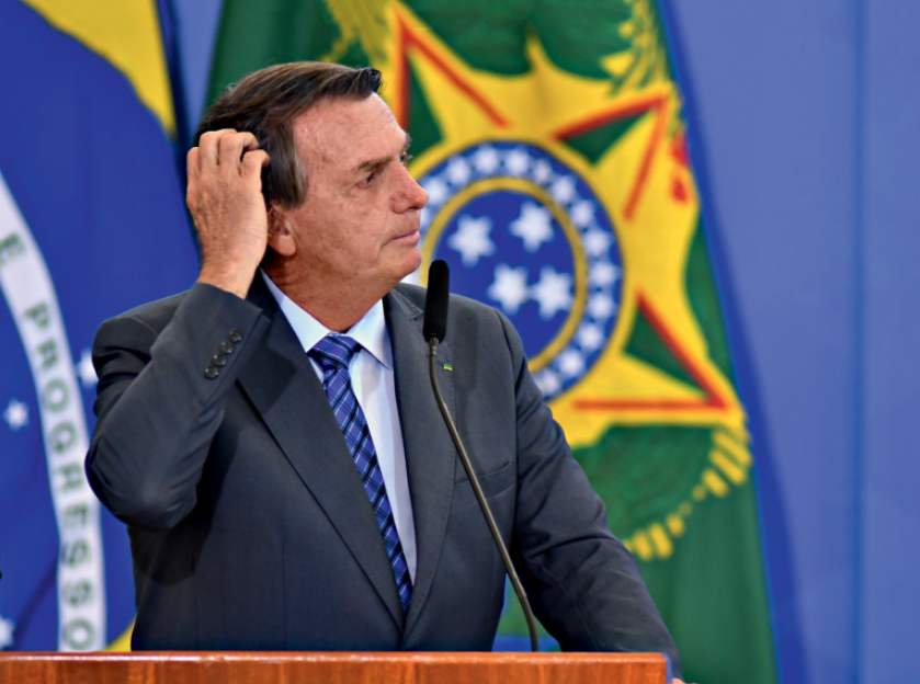 Bolsonaro ironiza Globo após jornalista dizer que homicídios caíram porque os criminosos estão mais ‘profissionais’