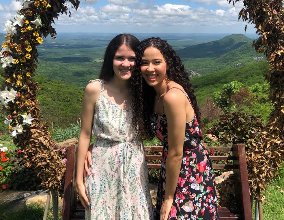 Irmãs são aprovadas juntas em 1º e 2º lugares no curso de medicina na UFRN