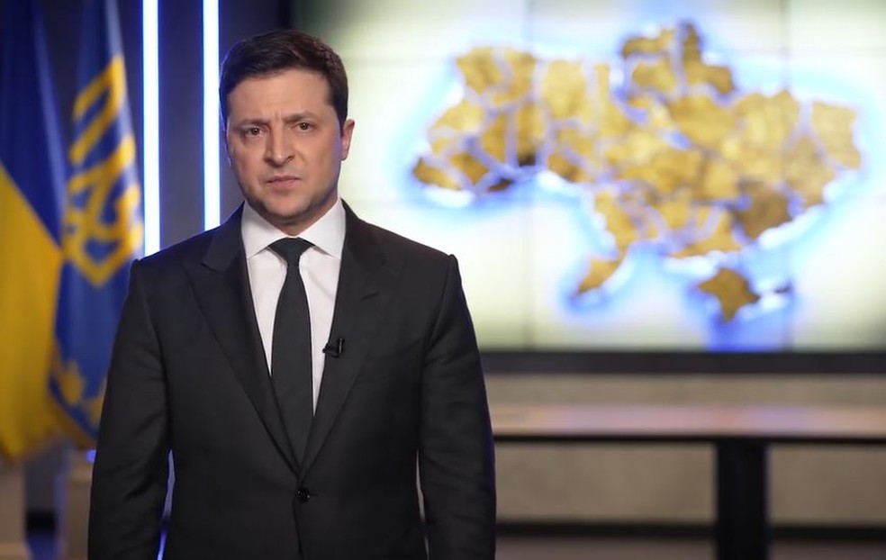 'O exército está respondendo aos ataques russos', diz presidente da Ucrânia